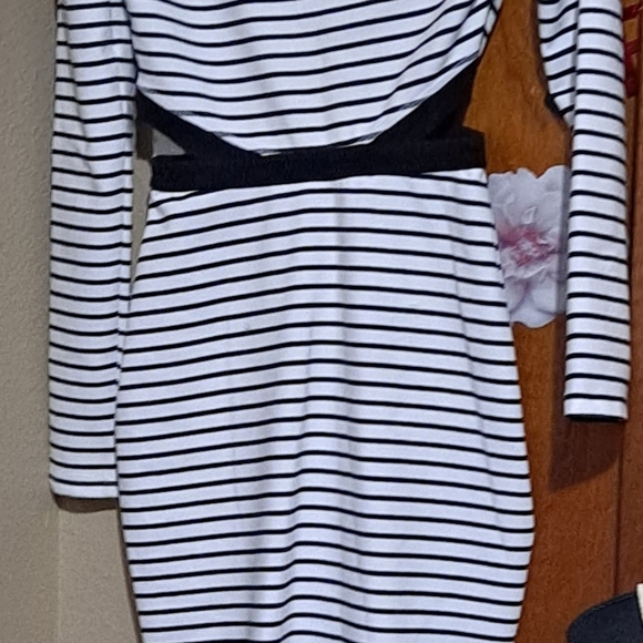 Dress - Picture 1 of 2